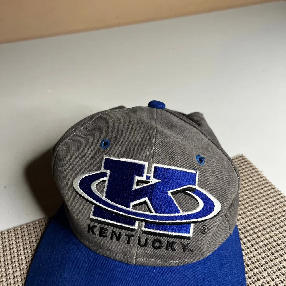 Vintage Kentucky Wildcats Snapback Hat Youngan Grey Blue Embroidered NCAA Cap